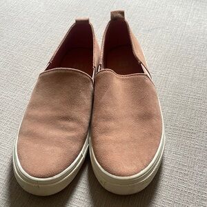 GAP Womens size 7.5 shoes in pale pink.